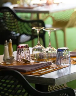 Boissons dans l'établissement Logis Hôtel Restaurant Saint Romain - Piscine saisonnière