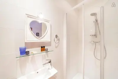 Salle de bains dans l'établissement Le charme au cœur du Vieux Lyon AIL