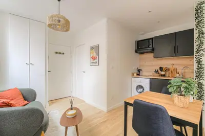 Cuisine ou kitchenette dans l'établissement Le cosy en hypercentre