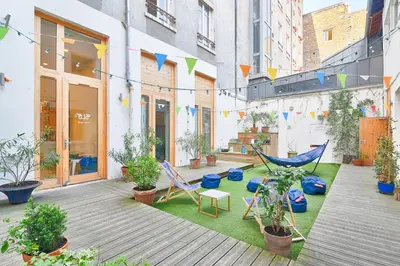 Jardin de l'établissement SLO Hostel Lyon Saxe