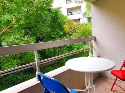 Balcon ou terrasse dans l'établissement ''Le Verlaine'' T2 au cœur de l'agglomération Lyonnaise