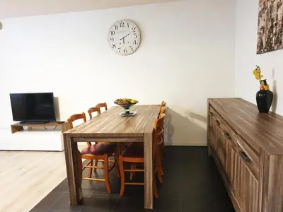 Télévision ou salle de divertissement dans l'établissement Paisible et Spacieux Appartement au calme proche métro limitrophe de Lyon