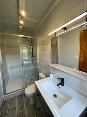 Salle de bains dans l'établissement La maison des commis