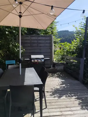 Vue générale sur la montagne ou vue sur la montagne depuis la maison de vacances