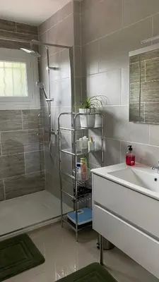 Salle de bains dans l'établissement Chambres Quiétude