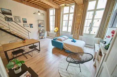 Coin salon dans l'établissement Le Chartreux -Canut Lyonnais -Croix Rousse