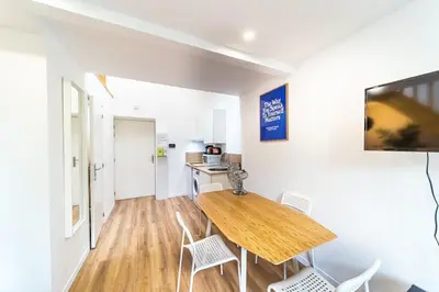 Cuisine ou kitchenette dans l'établissement The Buisset cozy 4-person apartment in La Mulatière