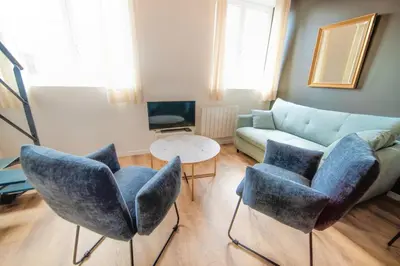 Télévision ou salle de divertissement dans l'établissement The Little Dumont - 2-person Apartment - Croix-Rousse