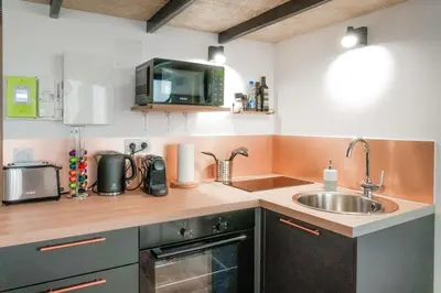 Cuisine ou kitchenette dans l'établissement The Little Dumont - 2-person Apartment - Croix-Rousse