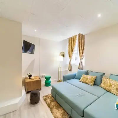 Saint-Nizier Accommodation for two people near Cordeliers