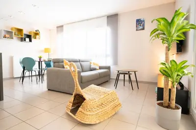 Coin salon dans l'établissement Chez Léon - Métro, Bus, Garage Double, 6 Personnes