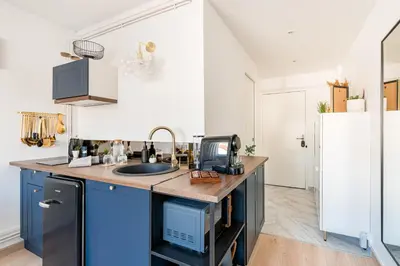 Cuisine ou kitchenette dans l'établissement SARAH - Design Studio Lumineux Bergson