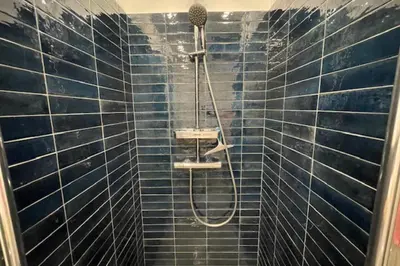 Salle de bains dans l'établissement Le Petit St Pierre charmant 2 pers Valmy