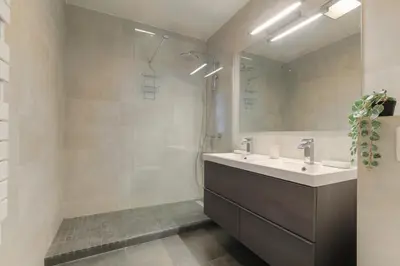 Salle de bains dans l'établissement Spacieux et charmant 100m2 à 4 min de Tête d'Or