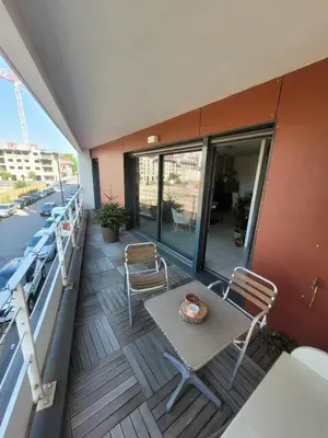 Balcon ou terrasse dans l'établissement Gerland T2 standing - balcon - parking privé souterrain