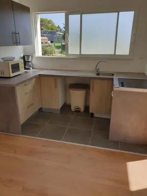 Cuisine ou kitchenette dans l'établissement MAISON A