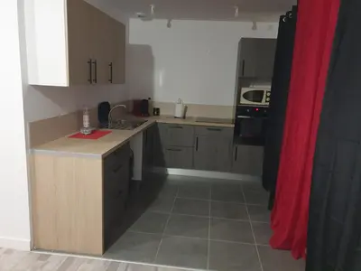 Cuisine ou kitchenette dans l'établissement MAISON B