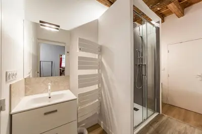 Salle de bains dans l'établissement AllinLyon | Appartement familial au Vieux Lyon