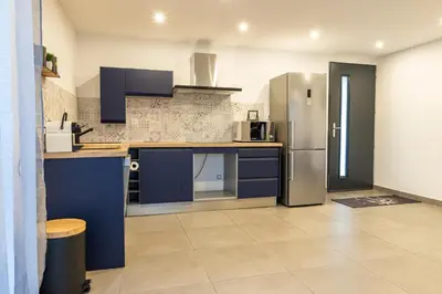 Cuisine ou kitchenette dans l'établissement Spacieux T3 Grand Large