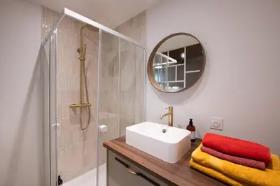 Salle de bains dans l'établissement Sainte Hélène - Lovely high class studio