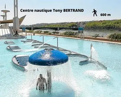 Piscine de l'établissement Duplex-Université ou située à proximité