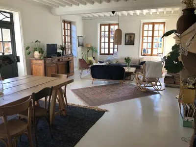 Coin salon dans l'établissement La Thibaude - Maison Vigneronne à Charly (proche Lyon)