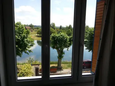 Vue sur la rivière ou le fleuve situé(e) à proximité de la maison de vacances