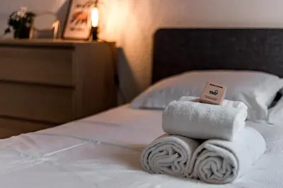 Un ou plusieurs lits dans un hébergement de l'établissement All in Lyon | Duplex sous les toits Fourvière