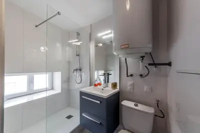 Salle de bains dans l'établissement All in Lyon | Duplex sous les toits Fourvière
