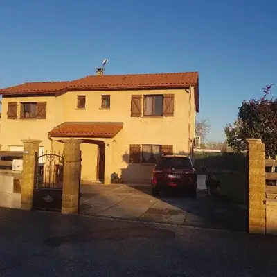 Grande maison à Vaulx en Velin Carré de Soie