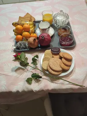 Nourriture dans le séjour chez l'habitant ou à proximité