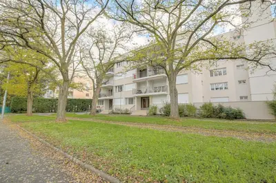 Jardin de l'établissement Élégant et Spacieux idéal déplacement Pro