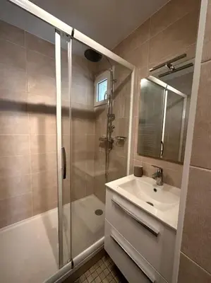 Salle de bains dans l'établissement Appartement 6 places, 3 chambres