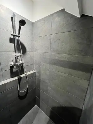 Salle de bains dans l'établissement Villa Les Roches d'Yzeron