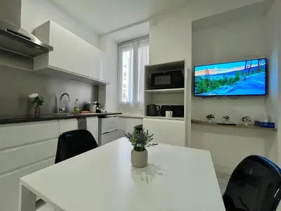 Cuisine ou kitchenette dans l'établissement T2 moderne à 10 min du centre-ville de Lyon