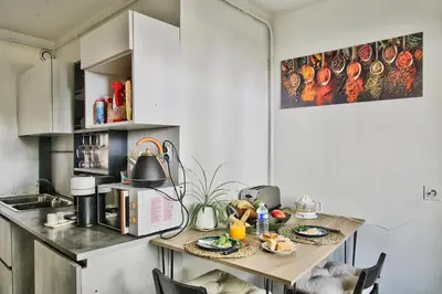 Cuisine ou kitchenette dans l'établissement Fifa-lodge & breakfast
