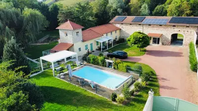 Piscine de l'établissement Chambres d'hôtes Les Vernayes ou située à proximité