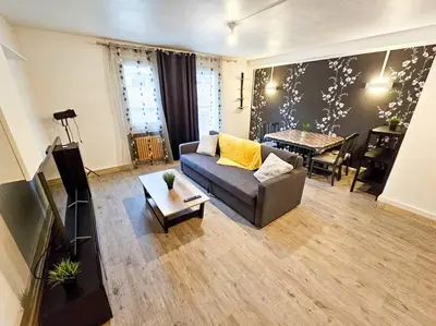 Télévision ou salle de divertissement dans l'établissement Le Bergson 3 chambres Stationnement gratuit