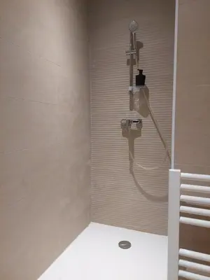 Salle de bains dans l'établissement Hôtel Ô9 marches