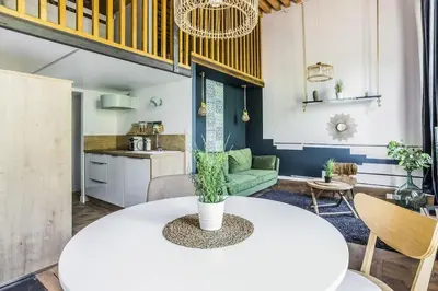 Cuisine ou kitchenette dans l'établissement Le petit Opéra