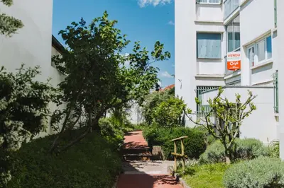 Jardin de l'établissement Appartement Paisible à Lyon - 2 Belles Chambres Privées