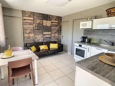 Cuisine ou kitchenette dans l'établissement Condrieu, le Châtillon au cœur du vignoble belle vue sur vallée du Rhône
