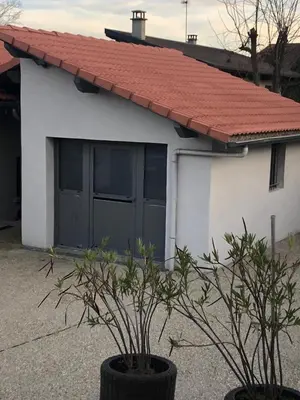 Bâtiment de le séjour chez l'habitant