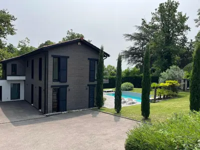 Piscine de l'établissement VILLA piscine à proximité de Lyon ou située à proximité