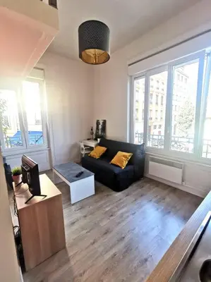 Coin salon dans l'établissement Lumineux T1 de 23m2 à 100m des Métro/Tram