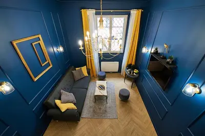 Coin salon dans l'établissement Duguesclin Baroque / appartement de charme