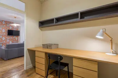 Télévision ou salle de divertissement dans l'établissement 10' de Lyon- Appartement Tassin Centre - 2 Parking