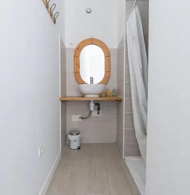Salle de bains dans l'établissement Appartement moderne , trevoux centre historique