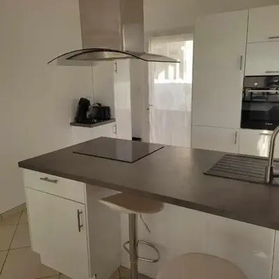 Maison dans quartier résidentiel