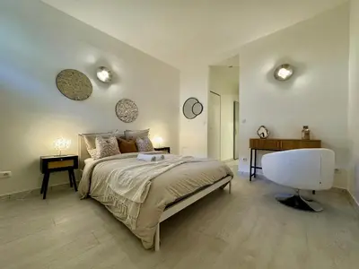 Un ou plusieurs lits dans un hébergement de l'établissement Suite Azure - Appartement 4 personnes - Check in h24 & Wifi